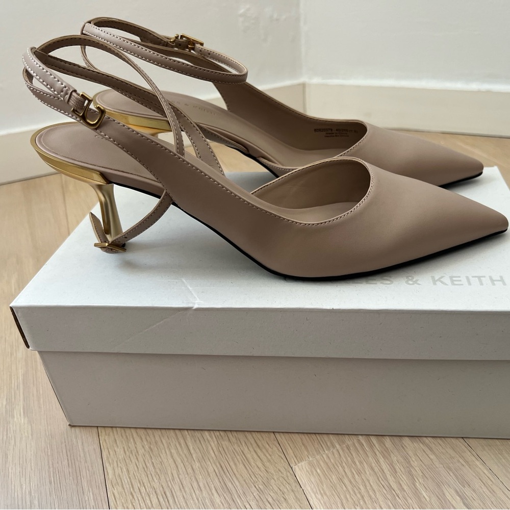 BNWT Charles & Keith Nude Dorsay Tie Around Heels